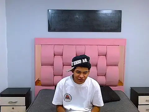 Yordi Alpha online show from December 2025 01:05:01 PM