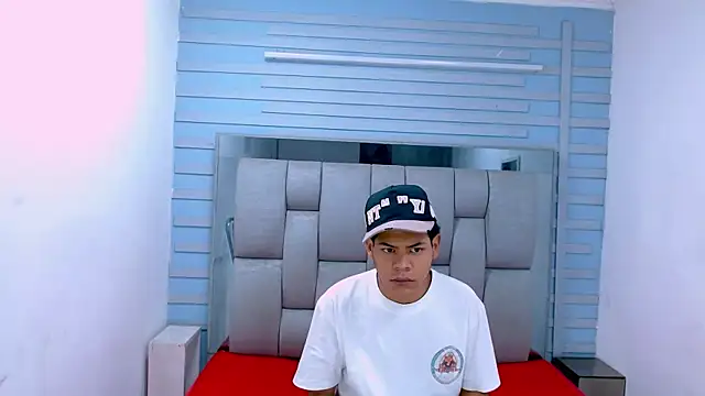 Yordi Alpha online show from December 2025 12:11:02 PM