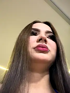 Snapshot of Beella1_ chatting on October 2025 04:07:02 AM Beella1 online show from October 2025 04:07:02 AM