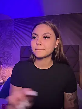 Snapshot of Beella1_ chatting on November 2025 11:32:02 AM Beella1 online show from November 2025 11:32:02 AM