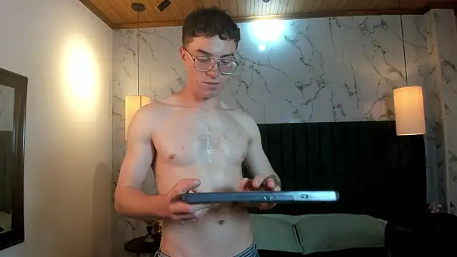 Lil James online show from May 2026 08:05:02 PM