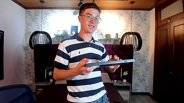 Lil James online show from May 2026 08:14:02 PM