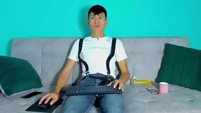 Snapshot of Nicolas_Torres_ chatting on October 2025 06:10:01 AM Nicolas Torres online show from October 2025 06:10:01 AM