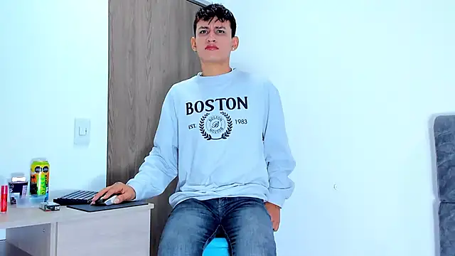 Snapshot of Nicolas_Torres_ chatting on November 2025 02:35:02 AM Nicolas Torres online show from November 2025 02:35:02 AM