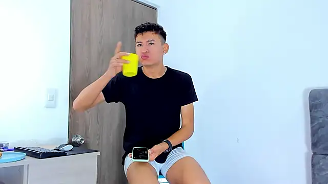 Snapshot of Nicolas_Torres_ chatting on November 2025 07:30:02 AM Nicolas Torres online show from November 2025 07:30:02 AM