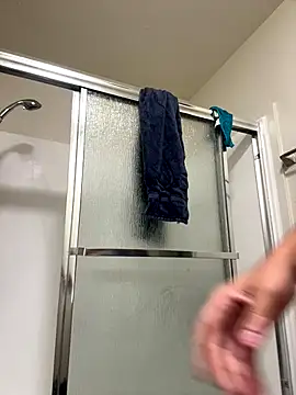 Snapshot of Mrmakeherwet_Tez chatting on December 2025 06:26:01 PM Mrmakeherwet Tez online show from December 2025 06:26:01 PM