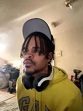 Snapshot of Mrmakeherwet_Tez chatting on January 2026 08:11:02 PM Mrmakeherwet Tez online show from January 2026 08:11:02 PM