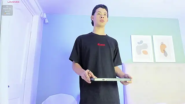 ApoloRicci online show from January 2026 07:34:01 PM