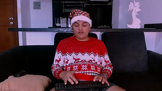 Santo Pecado  online show from November 2025 12:16:01 PM