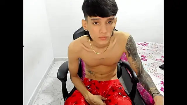 Stiwar cute online show from October 2025 10:54:02 PM