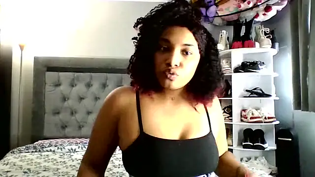 Nahomy Sara online show from March 2026 06:01:02 PM