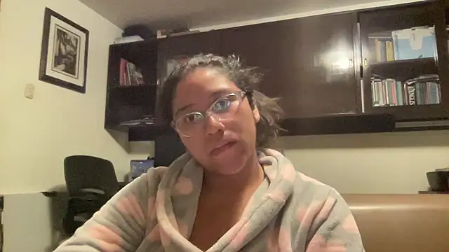 Kmiii21 online show from November 2025 01:27:02 AM