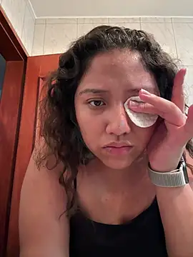 Kmiii21 online show from March 2026 05:34:01 AM