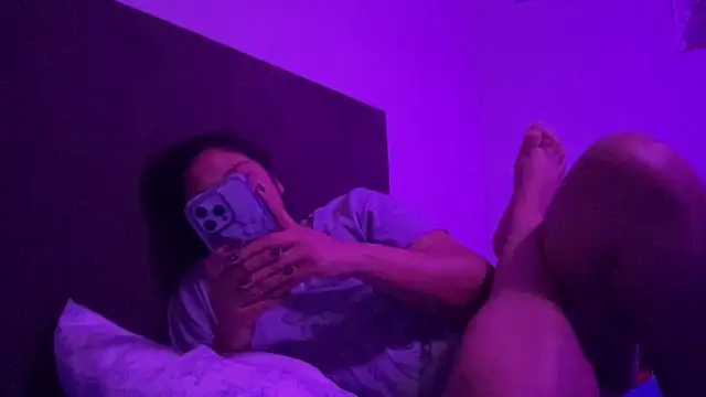 Kmiii21 online show from April 2026 11:55:02 PM