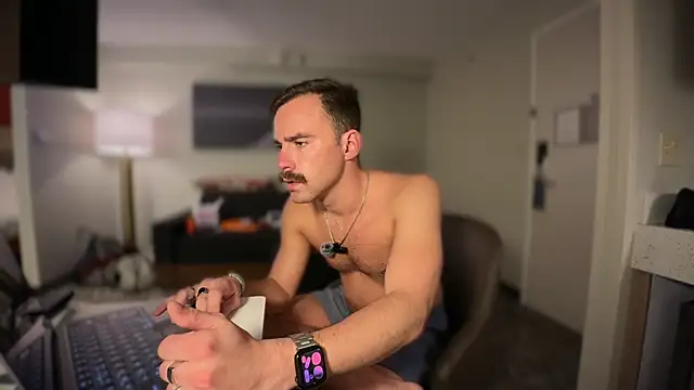 bobbyatx online show from December 2025 07:05:01 AM