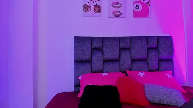 kittymonroe1 online show from February 2026 06:15:01 PM