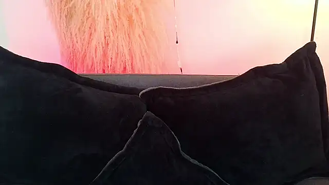 mia roux1 online show from April 2026 07:55:01 PM