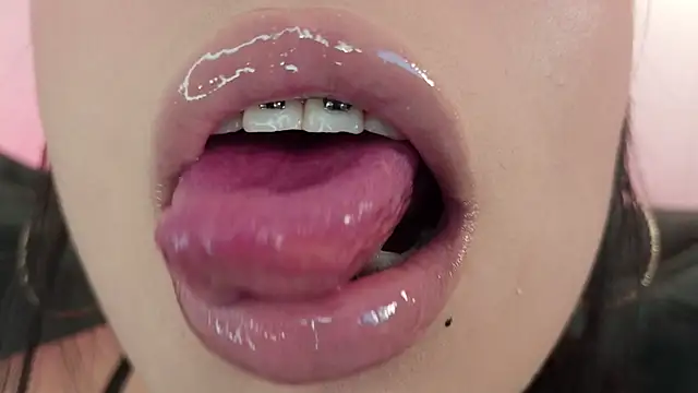 mia roux1 online show from May 2026 10:51:02 PM