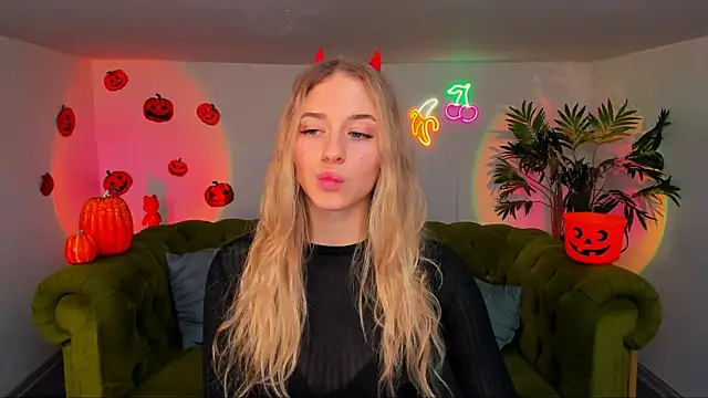 sassy cutie online show from October 2025 06:37:01 AM