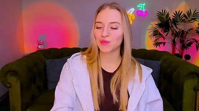 sassy cutie online show from November 2025 06:08:01 AM