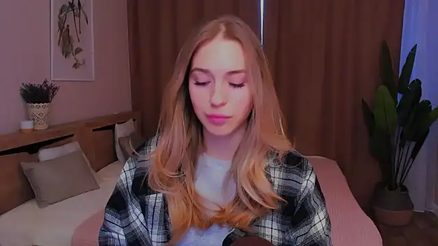 sassy cutie online show from February 2026 03:15:02 PM