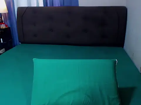 amalia92 online show from November 2025 05:43:01 AM