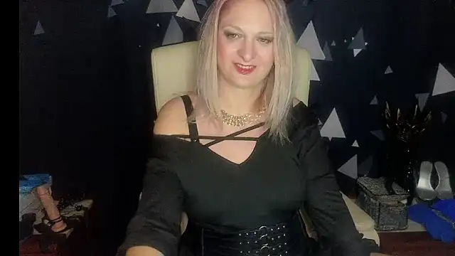 MonicaMis online show from December 2025 04:05:01 PM
