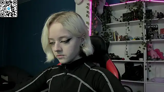 Holy Mistress S online show from December 2025 10:13:01 AM