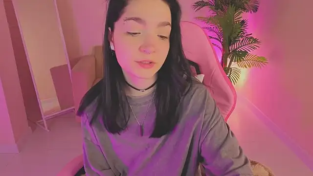 Snapshot of Linda_Sweetiest chatting on December 2025 12:49:02 AM Linda Sweetiest online show from December 2025 12:49:02 AM