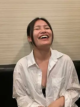 Rere-is-chcco online show from November 2025 01:34:02 PM