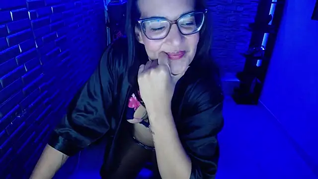 gisell soto online show from October 2025 02:44:01 AM