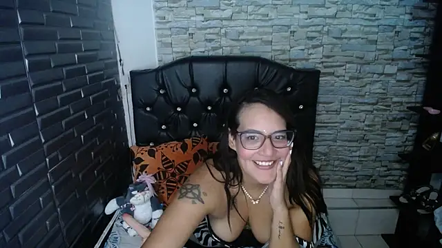 gisell soto online show from November 2025 06:37:02 AM