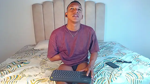 jaydenjhonson online show from December 2025 08:05:01 PM