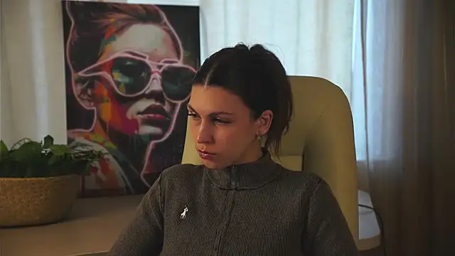 Snapshot of KristySuto chatting on October 2025 06:02:02 AM KristySuto online show from October 2025 06:02:02 AM