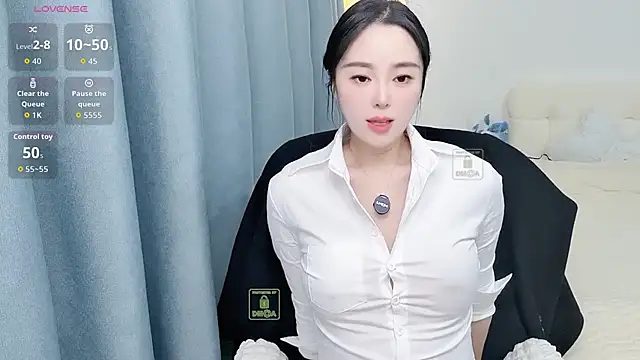 Xiaotaimei 666 online show from November 2025 01:33:02 PM