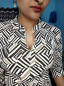 Snapshot of CoupleShow_432 chatting on February 2026 01:06:02 PM CoupleShow 432 online show from February 2026 01:06:02 PM