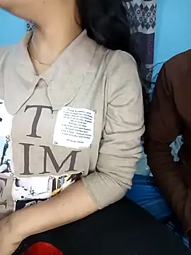 Snapshot of CoupleShow_432 chatting on February 2026 01:48:01 PM CoupleShow 432 online show from February 2026 01:48:01 PM