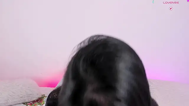 Sophie Duarte online show from December 2025 05:23:01 AM