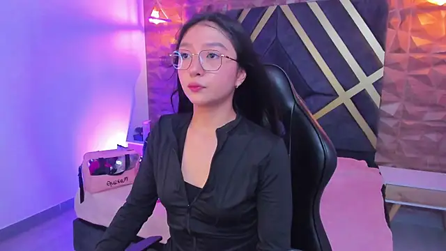 sydney miller  online show from April 2026 11:20:02 PM