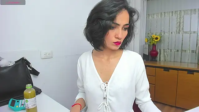 chloehanna online show from December 2025 07:29:02 PM