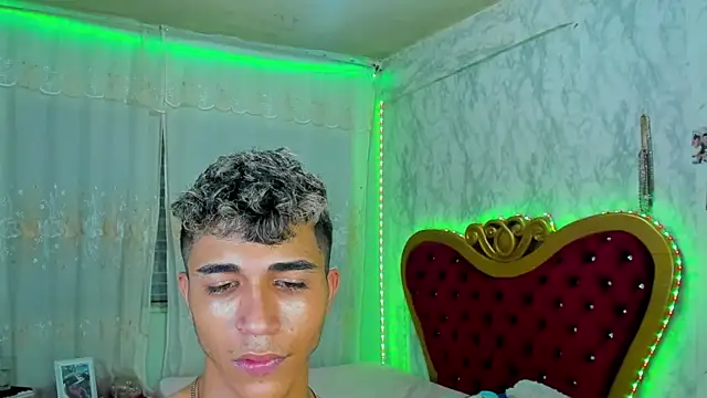 boyswantingplay online show from April 2026 07:48:01 PM