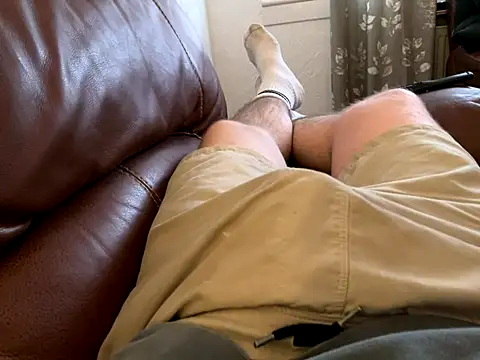 Snapshot of irnbru77 chatting on December 2025 02:37:02 PM irnbru77 online show from December 2025 02:37:02 PM