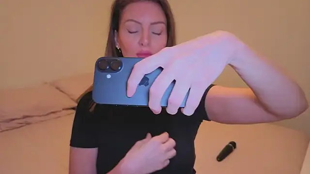 Lovelavender  online show from March 2026 07:50:01 PM