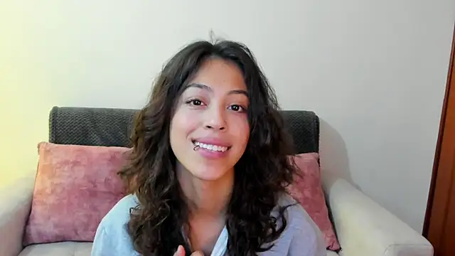 emily jonessxx online show from November 2025 06:10:02 PM