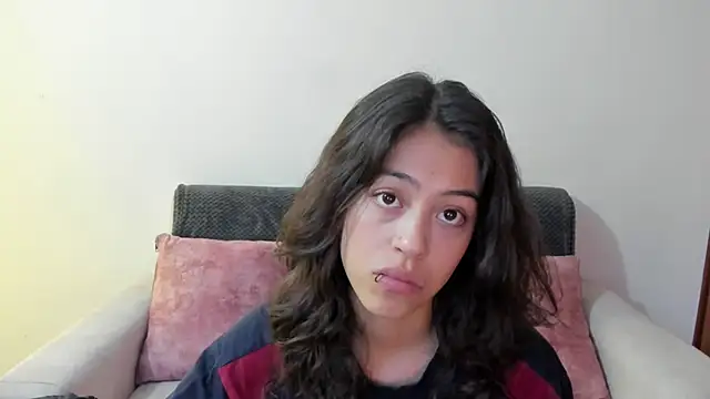 emily jonessxx online show from November 2025 07:38:01 PM