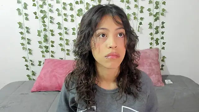 emily jonessxx online show from January 2026 03:28:01 PM