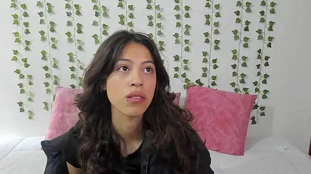 emily jonessxx online show from February 2026 03:49:02 PM