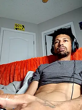 Snapshot of BigPrettyDick777 chatting on January 2026 05:21:01 AM BigPrettyDick777 online show from January 2026 05:21:01 AM