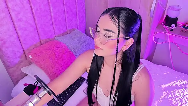 laana foxx online show from July 2026 11:18:01 PM