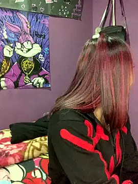 Emilyy-18 online show from November 2025 02:12:01 AM